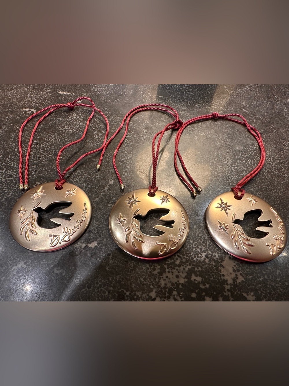 David Yurman Set of 3 Gold Tone Dove Ornaments with Pouch - Picture 2 of 8